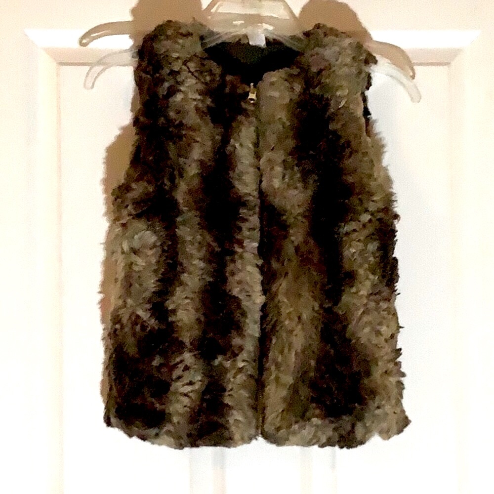 Kids gap faux fur jacket. Brown.
